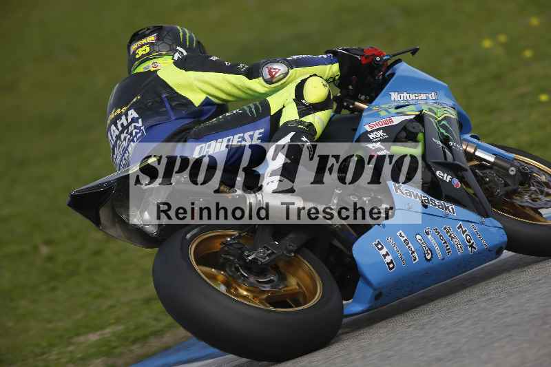 /Archiv-2024/01 26.-28.01.2024 Moto Center Thun Jerez/Gruppe gruen-green/backside